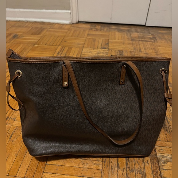 Michael Kors Tote Bag - Picture 8 of 10